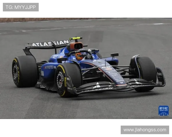 F1赛季激烈角逐：红牛队再度称霸，汉密尔顿与维斯塔潘争霸白热化